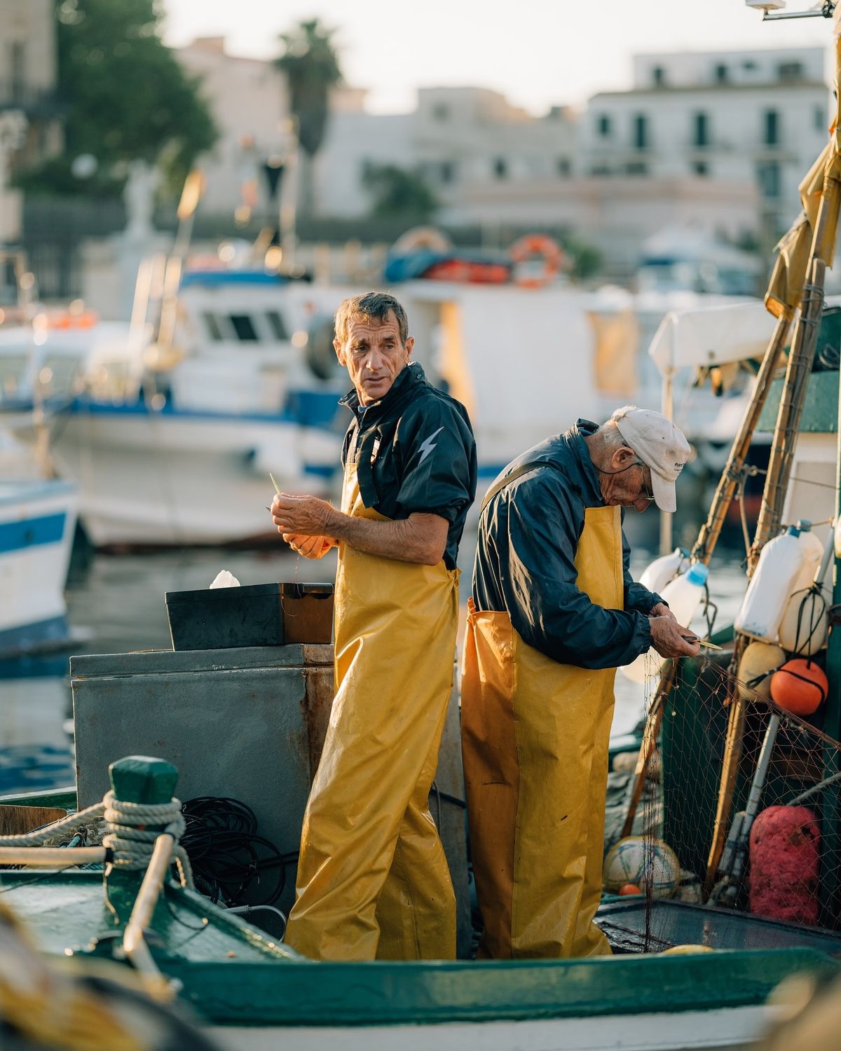 Yann et Marc, nos pêcheurs, sur le quai de Loctudy